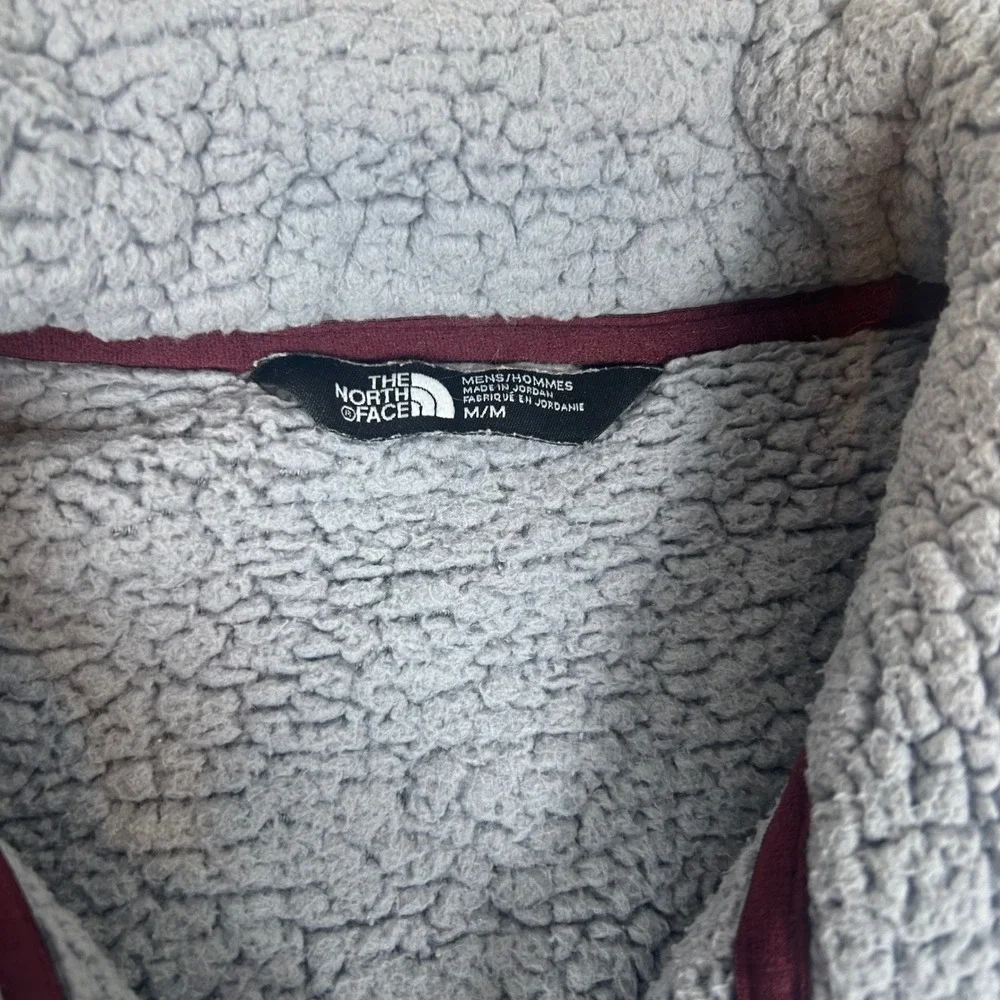 The North Face Dunraven Sherpa Fleece Mens Medium Grey Burgundy 1/4 Zip Pullover